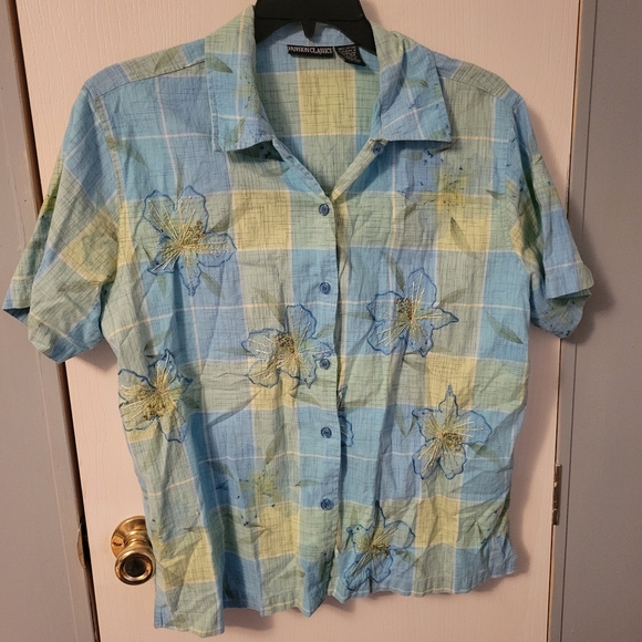 Fashion Classics Brand Short Sleeve Floral Button Down and Stretchy Tank Set - Picture 4 of 5